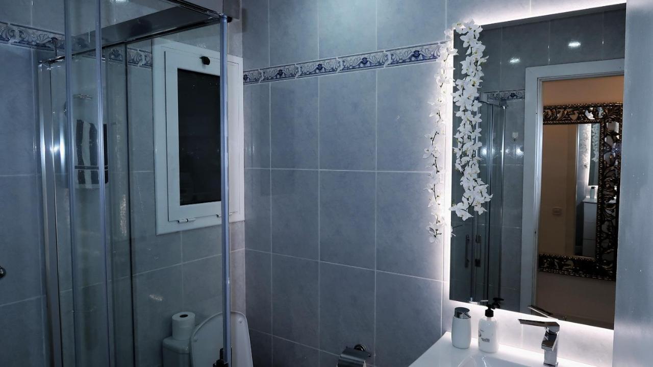 Entire Apartment , 2 Bedrooms Newly Remodeled Center Sitges Barcelona المظهر الخارجي الصورة
