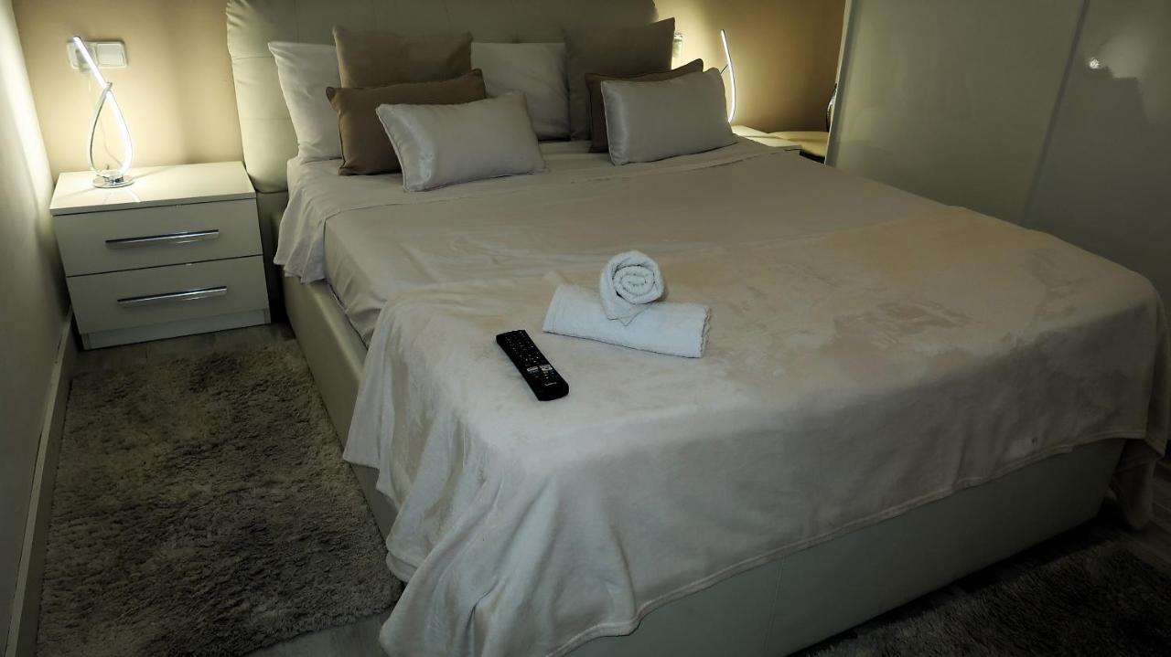 Entire Apartment , 2 Bedrooms Newly Remodeled Center Sitges Barcelona المظهر الخارجي الصورة