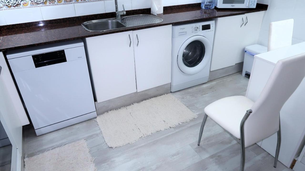 Entire Apartment , 2 Bedrooms Newly Remodeled Center Sitges Barcelona المظهر الخارجي الصورة